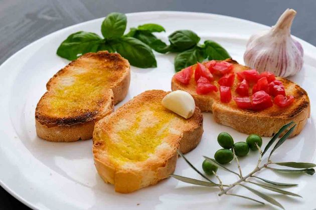 La bruschetta con olio extra vergine di oliva